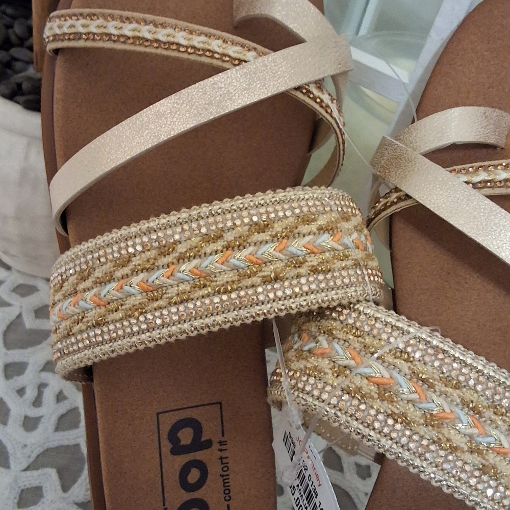 Pop Women's NWT, 8 Medium,Tan and Gold Sandals - Picture 7 of 9